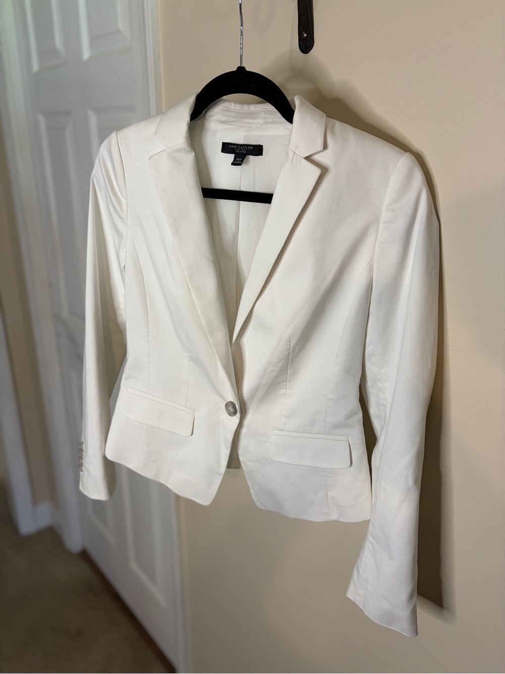 Ann Taylor White Single-Button Tailored Blazer #1265
